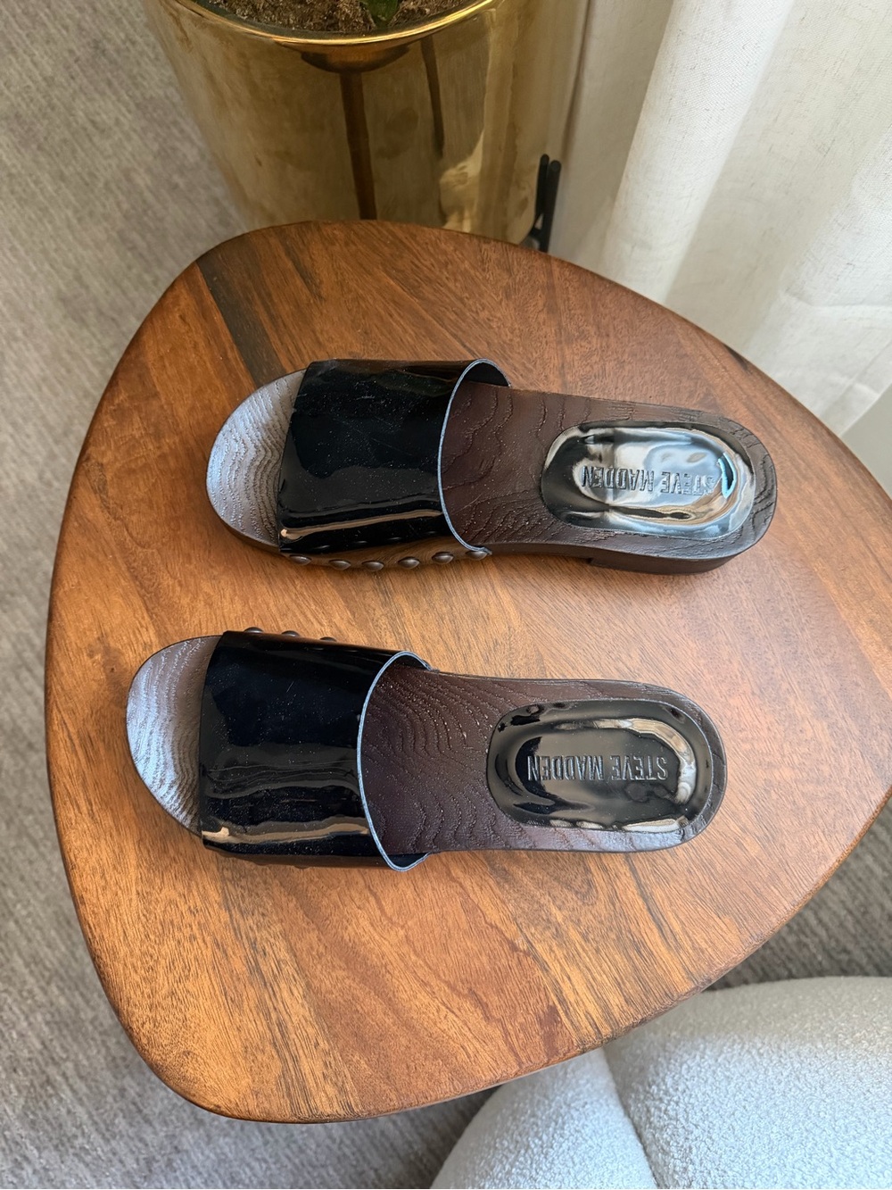 Woman’s Steve Madden clogs - Picture 2 of 5